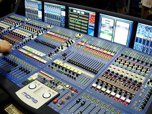 舞臺(tái)搭建投入